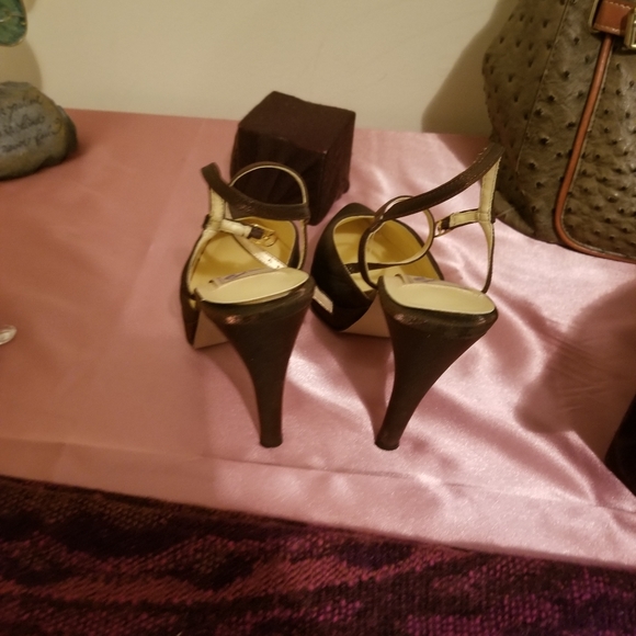 Brown Platform Ankle Strapped Pumps - Picture 6 of 6